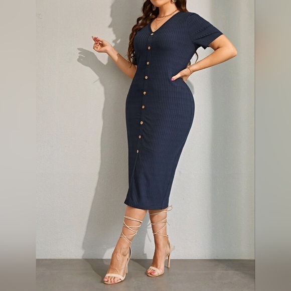 Dress - Picture 2 of 3